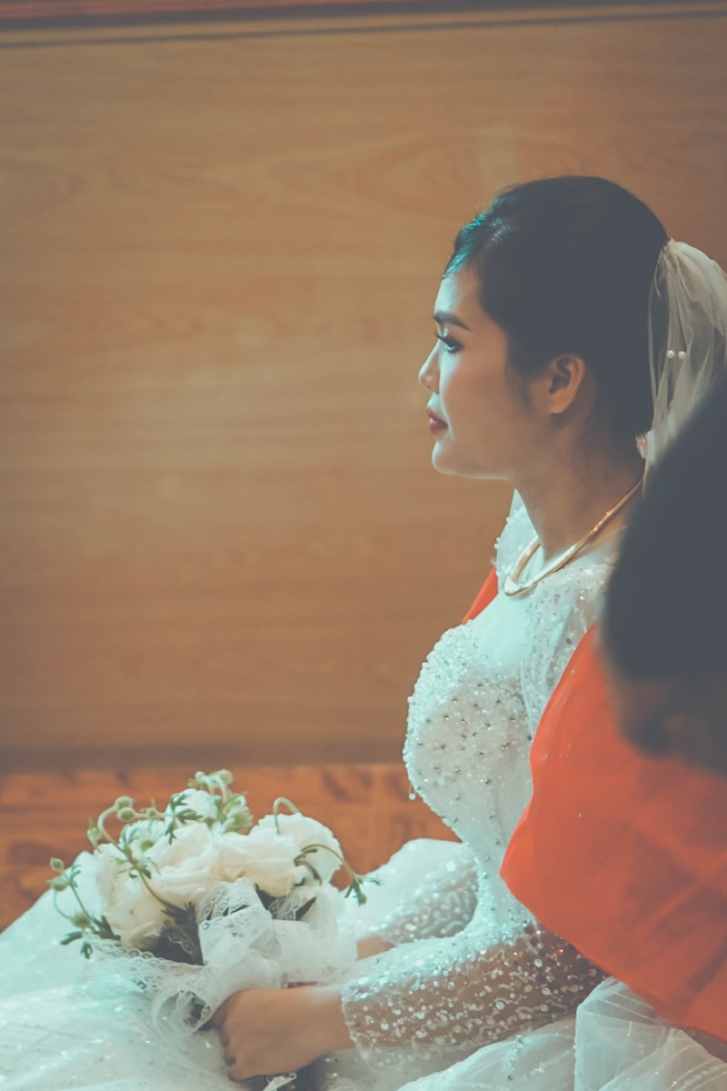 經典白玫瑰新娘花球